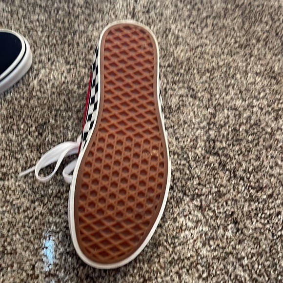 Vans - Picture 3 of 3